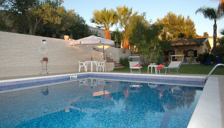 Foto 1 - Holiday Home With Private Pool, Near the Beach