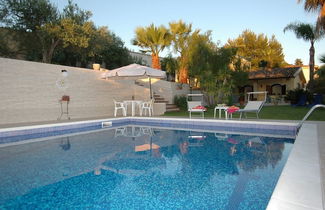 Foto 1 - Holiday Home With Private Pool, Near the Beach