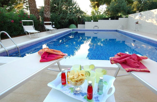 Holiday Home With Private Pool, Near the Beach - Foto 12