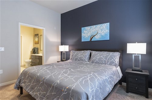 Photo 12 - Luxury Med Center Fully Equipped King Sized Bed Condos