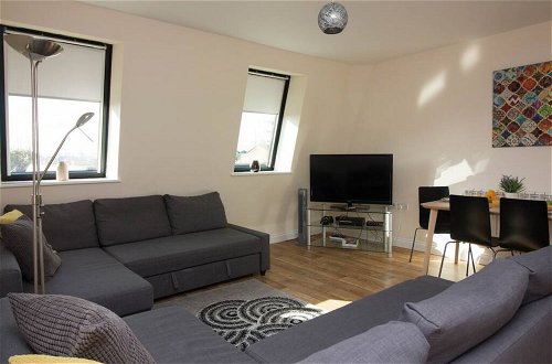 Foto 23 - Stayzo Castle Penthouse 17 - A Clean Fresh Modern Apartment With Free Wi-fi