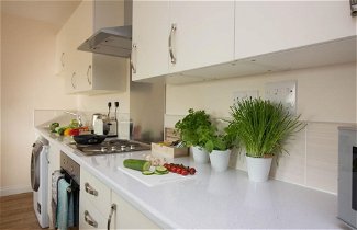Foto 3 - Stayzo Castle Penthouse 17 - A Clean Fresh Modern Apartment With Free Wi-fi