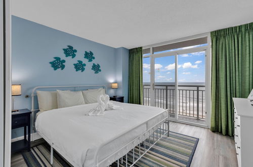 Foto 6 - Hosteeva | 2-BR Oceanfront Views w Pool | Atlantica Towers Condo