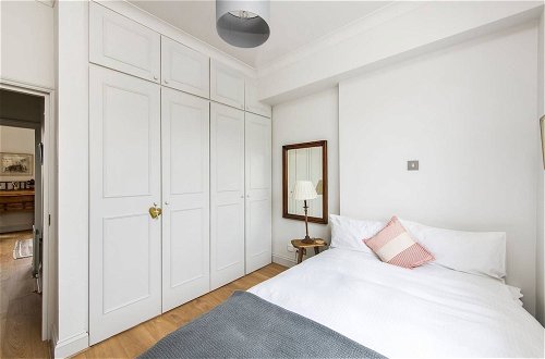 Photo 2 - Cosy and Bright 1 Bed Apartment in Pimlico
