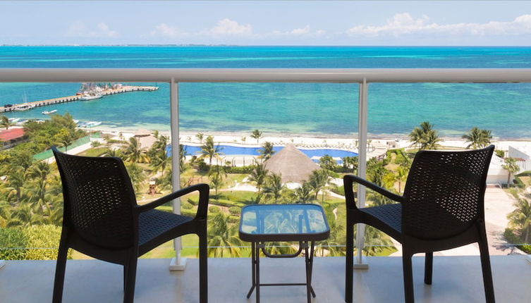 Photo 1 - MAREA Beachfront 2 BDR - Stunning Oceanview