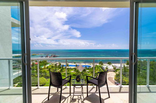 Photo 11 - MAREA Beachfront 2 BDR - Stunning Oceanview