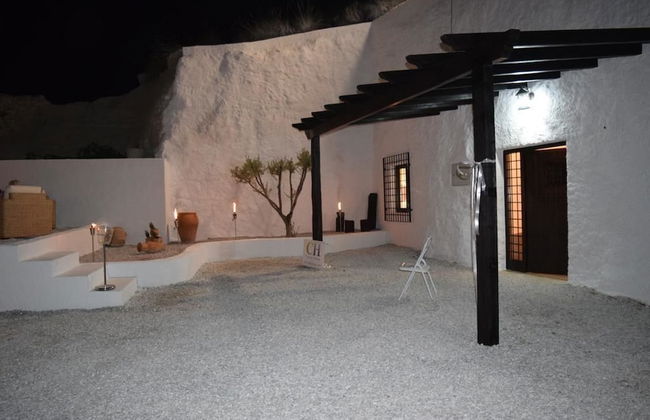 Cuevas Helena - Photo 18