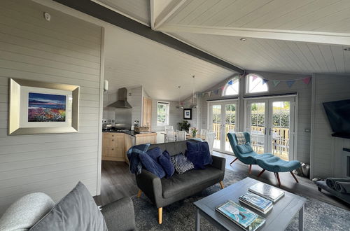 Photo 11 - Holly Blue - Cosy Wooden Lodge, Kippford