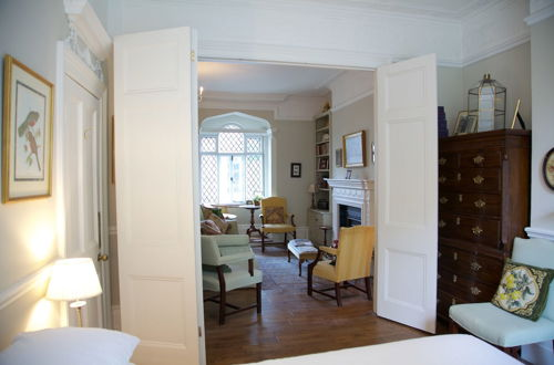 Photo 12 - A Place Like Home - Charming and Elegant Flat in Chelsea