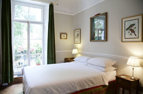 Photo 3 - A Place Like Home - Charming and Elegant Flat in Chelsea