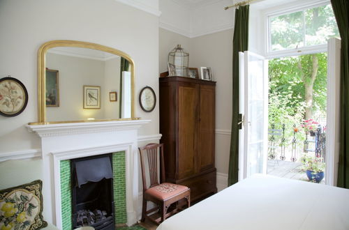 Photo 2 - A Place Like Home - Charming and Elegant Flat in Chelsea