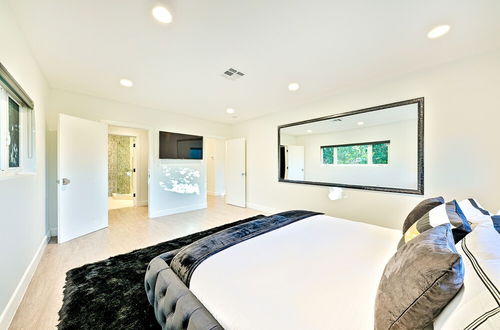 Photo 11 - Beverly Hills Luxury Modern Palace