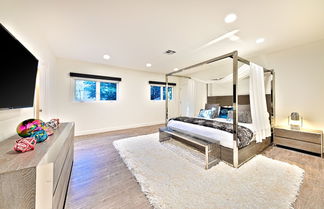 Photo 3 - Beverly Hills Luxury Modern Palace