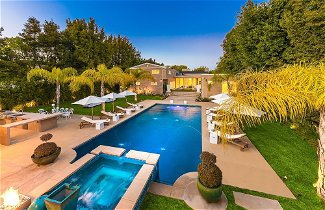 Foto 1 - Beverly Hills Luxury Modern Palace