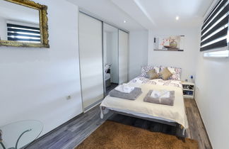 Photo 2 - Luxury Apartment in City Center