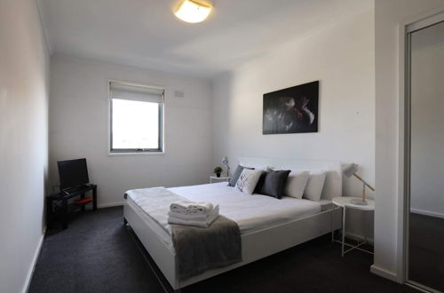Photo 2 - Extra Large 2 Bedroom Apartment in Melbournes Southbank