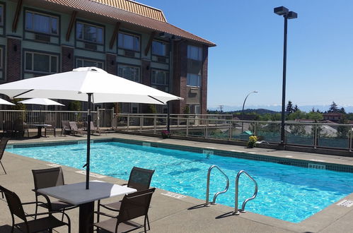 Photo 48 - Holiday Inn Victoria Elk Lake, an IHG Hotel