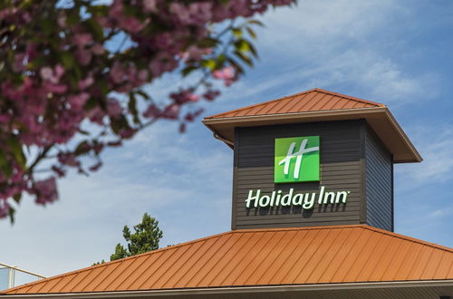 Photo 45 - Holiday Inn Victoria Elk Lake, an IHG Hotel