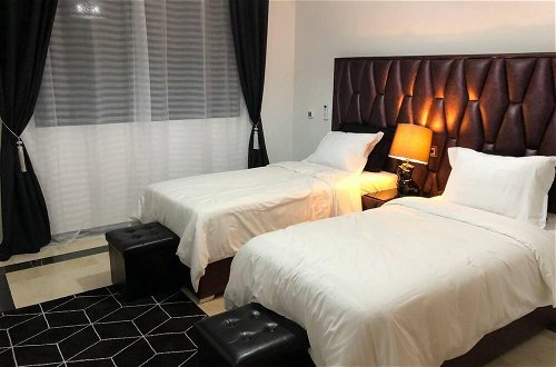 Photo 9 - Beautiful Luxury 2 Bedrooms Apartment in Marrakech