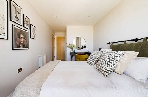 Photo 8 - The Nine Elms Lane Arms - Stunning & Bright 2bdr Flat With Balconies