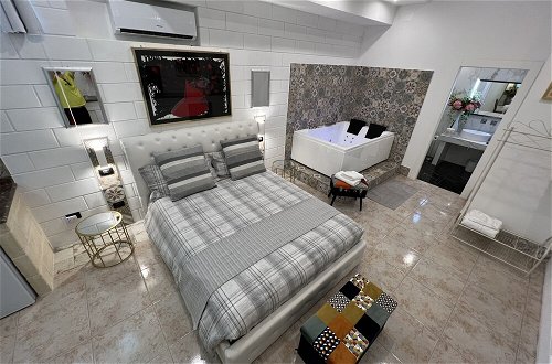 Photo 7 - GianLuis Luxury Suites