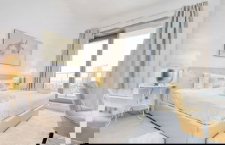 Photo 3 - Sophisticated One Bedroom with full Marina View