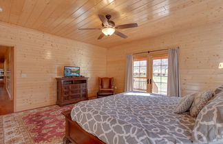 Photo 2 - Orchard Hideaway