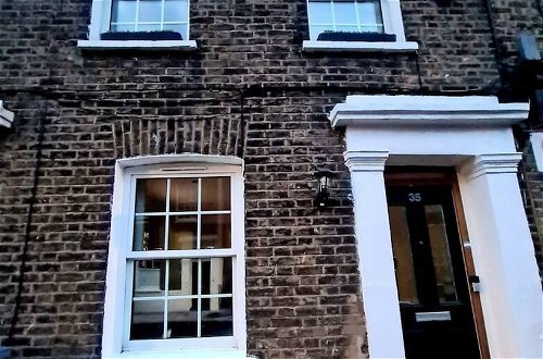 Photo 17 - Charming 2-bed House in London