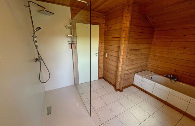 Chalet Just Outside Hampteau Offering Magnificent Views Across the Ourthe Valley - Foto 21