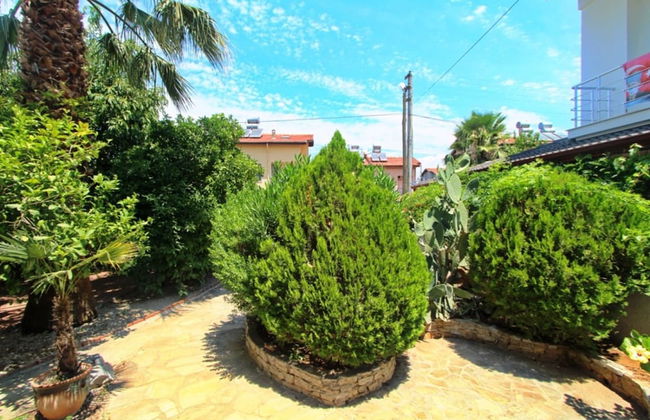 Villa Center - Photo 23