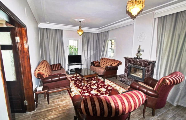 Villa Center - Photo 13