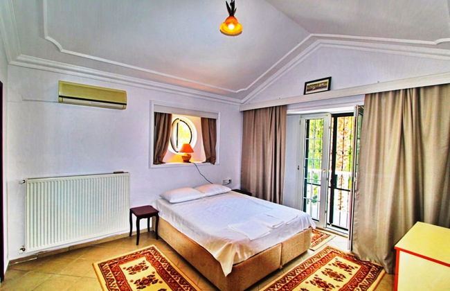 Villa Center - Photo 10