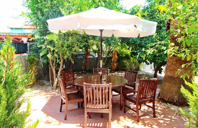 Villa Center - Photo 24