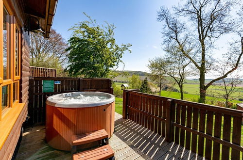 Foto 30 - Douglas Fir Lodge With Hot Tub Near Cupar, Fife