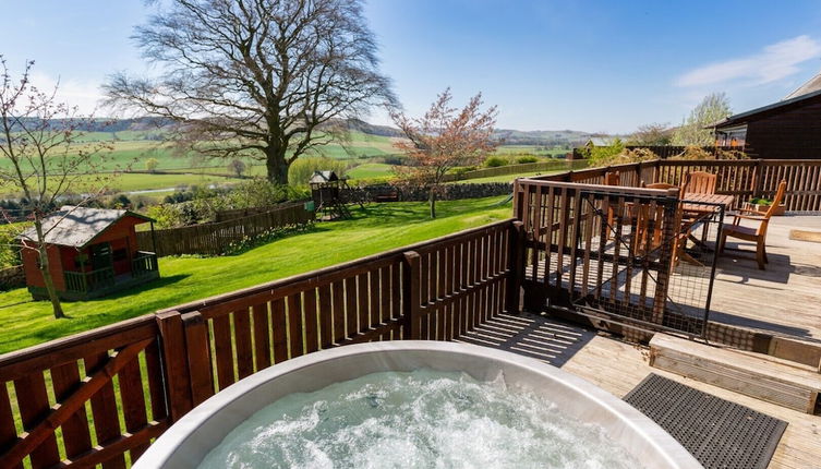 Foto 1 - Douglas Fir Lodge With Hot Tub Near Cupar, Fife