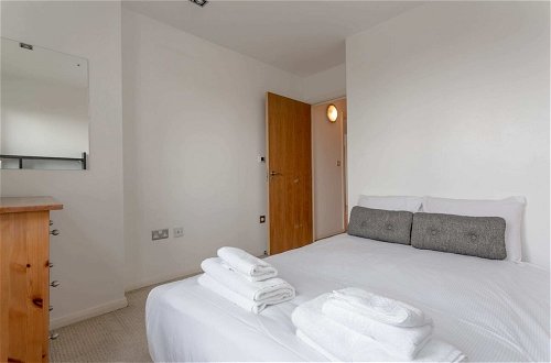 Foto 2 - Fantastic 2 Bedroom near Canary Wharf
