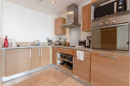 Photo 10 - Fantastic 2 Bedroom near Canary Wharf