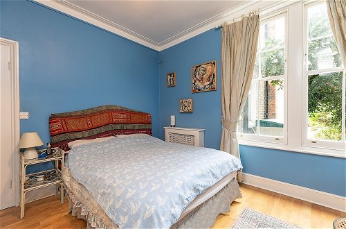 Photo 4 - ALTIDO 2 Bed Flat With Garden Next to Battersea Park
