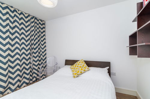 Photo 3 - JOIVY Lovely Studio Flat with Terrace in Southeast London