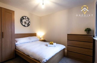 Foto 1 - ✰OnPoint - Spacious 2 Bed Apt - FREE Parking✰