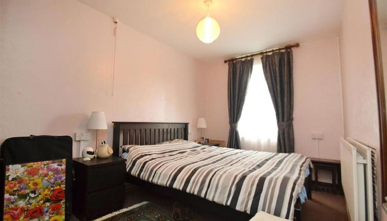 Photo 1 - Lovely One-bed Apartment to Rent in London