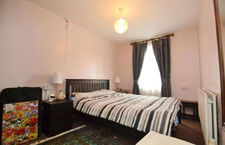 Photo 1 - Lovely One-bed Apartment to Rent in London