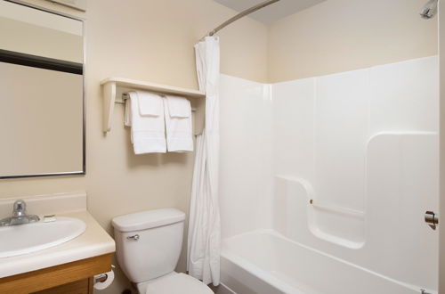 Photo 24 - Extended Stay America Select Suites - Akron - South