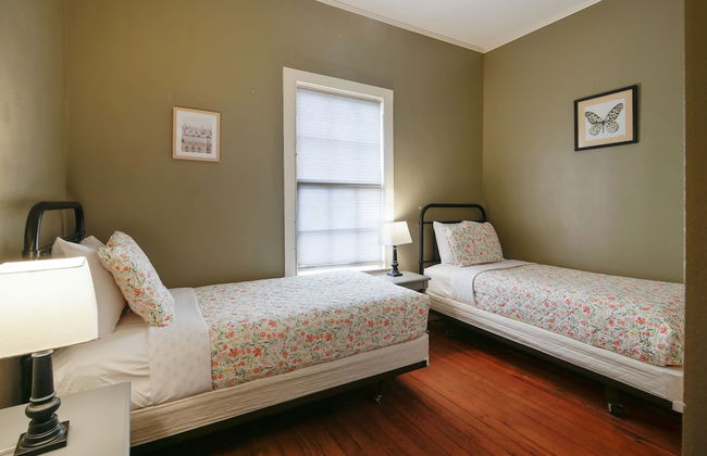 Calico Cottage - Photo 2