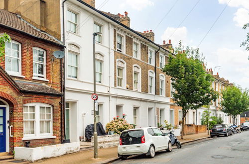 Photo 26 - Traditional London Townhouse Close to Battersea Park by Underthedoormat