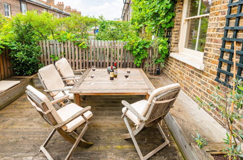 Photo 18 - Traditional London Townhouse Close to Battersea Park by Underthedoormat