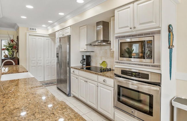 Sunny Condo w/ Stunning Ocean Views - Near Beach, Sandbar, & Tennis - Foto 7