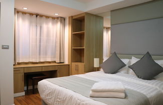 Photo 2 - JJ Suites - Your Home on 11