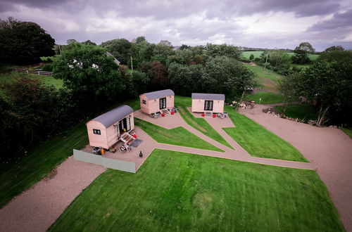 Foto 26 - Beds of Silk Luxury Glamping