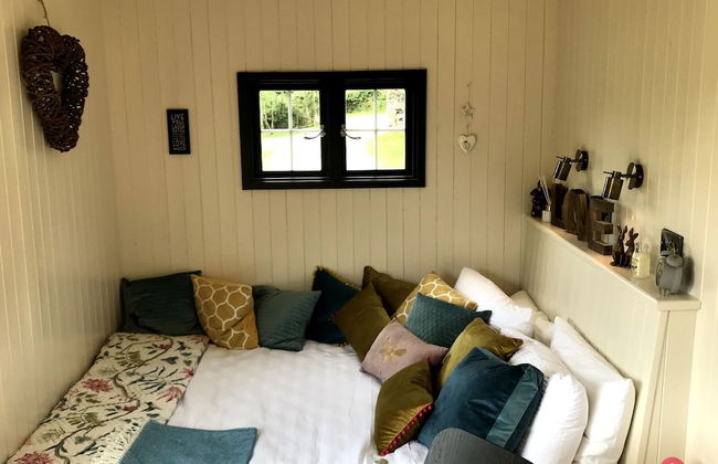 Beds of Silk Luxury Glamping - Photo 11